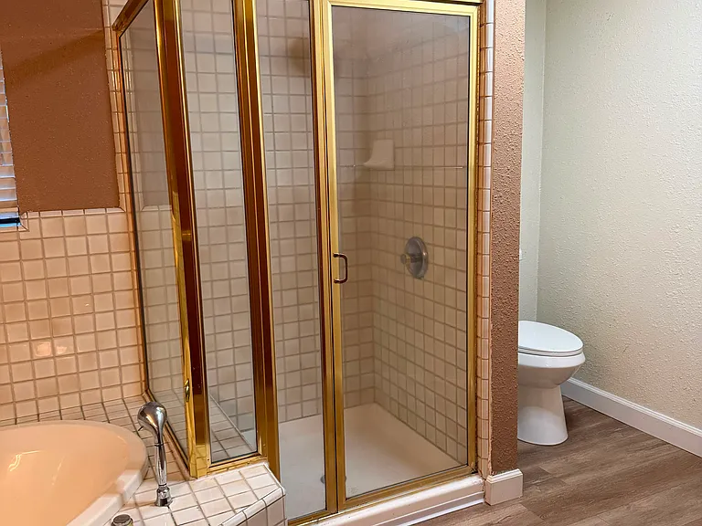 325 E Lancaster Dr — Photo 13
