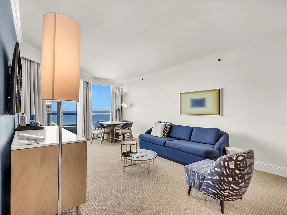 4401 Collins Ave #ID1540476P