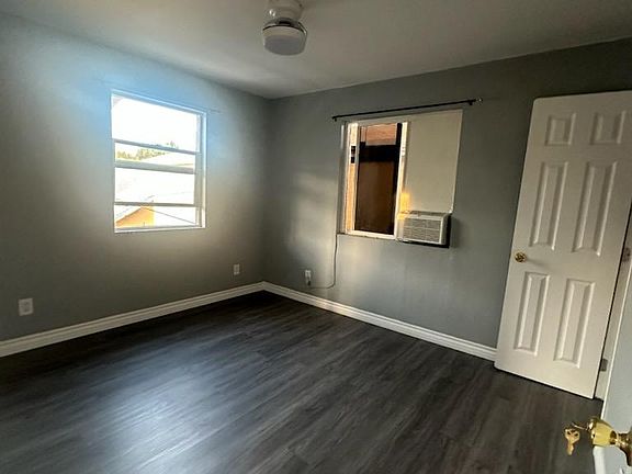 2nd image of 1026 E 42nd Pl #1028