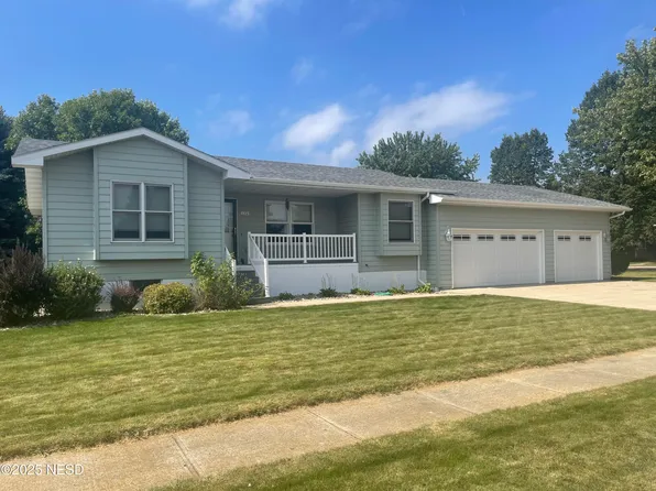 1125 43rd St NW, Watertown, SD 57201