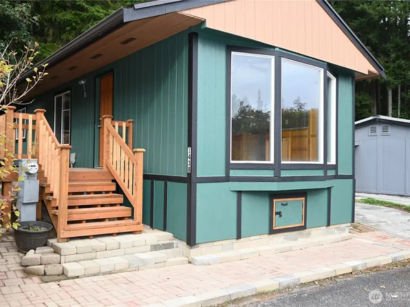 1438 NE Steele Creek Drive #102, Bremerton, WA 98311
