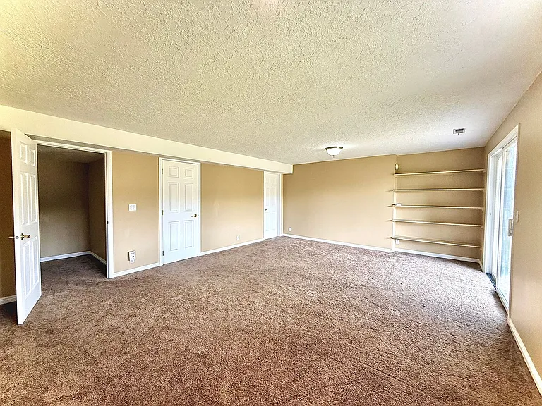 8730 N Silver Spur Rd — Photo 36