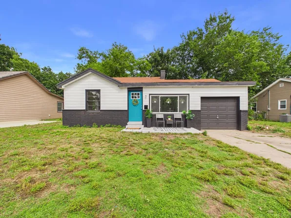 2026 N Litchfield St, Wichita, KS 67203