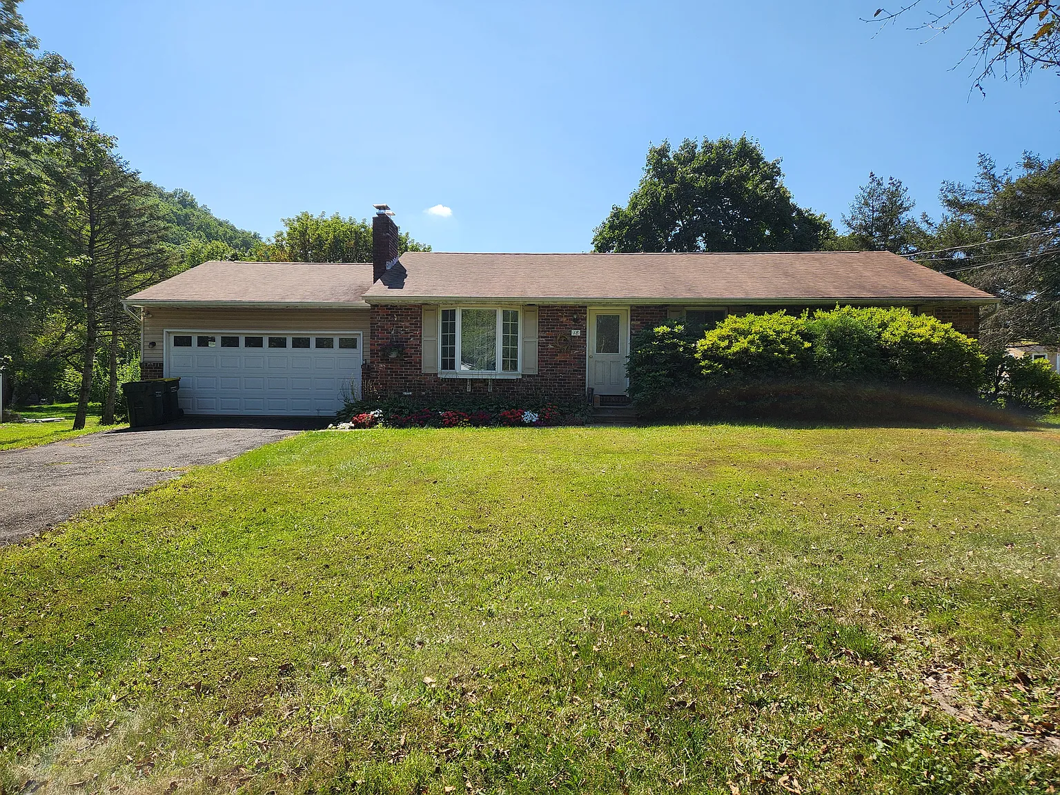 18 Ealer Hill Rd — Photo 1