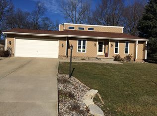 19336 Inverness Ct, Bloomington, IL 61705