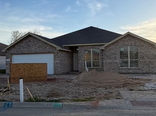 907 McAnear St, Cleburne, TX 76033