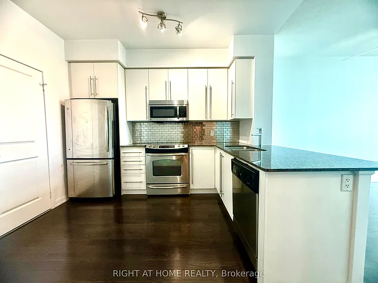 215 Sherway Gardens Rd #Penthouse 101 — Photo 7