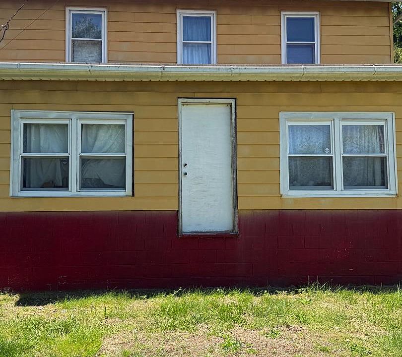 1st image of 668 Fairview Rd