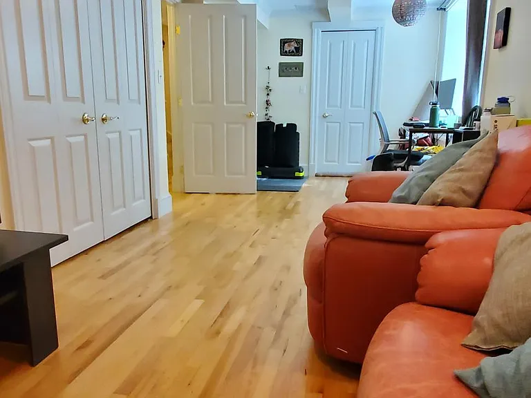 210 Erie St #1 — Photo 9