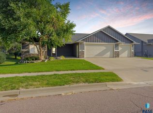 3204 E 3rd St, Sioux Falls, SD 57103