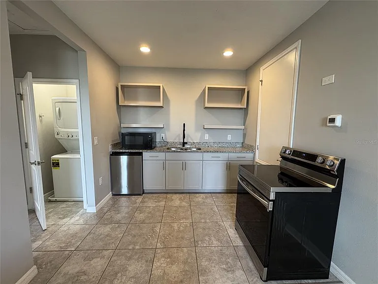16042 Micelli Dr — Photo 12