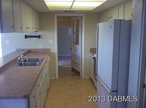 4th image of 322 Roslyn Ave