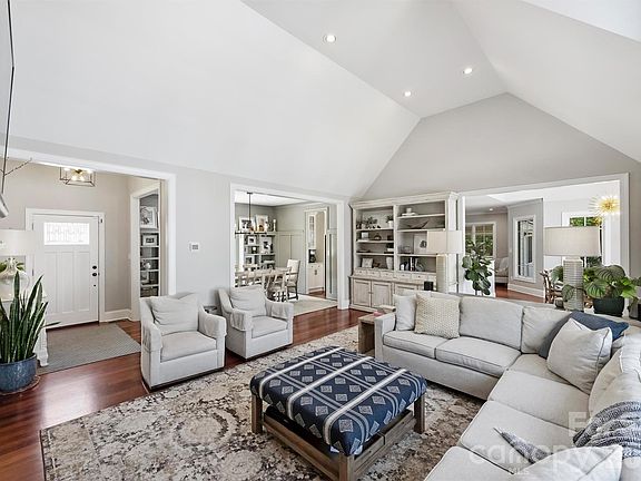 3rd image of 237 Hunter Ln