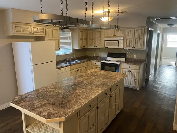 1818 W Cedar St, Durant, OK 74701