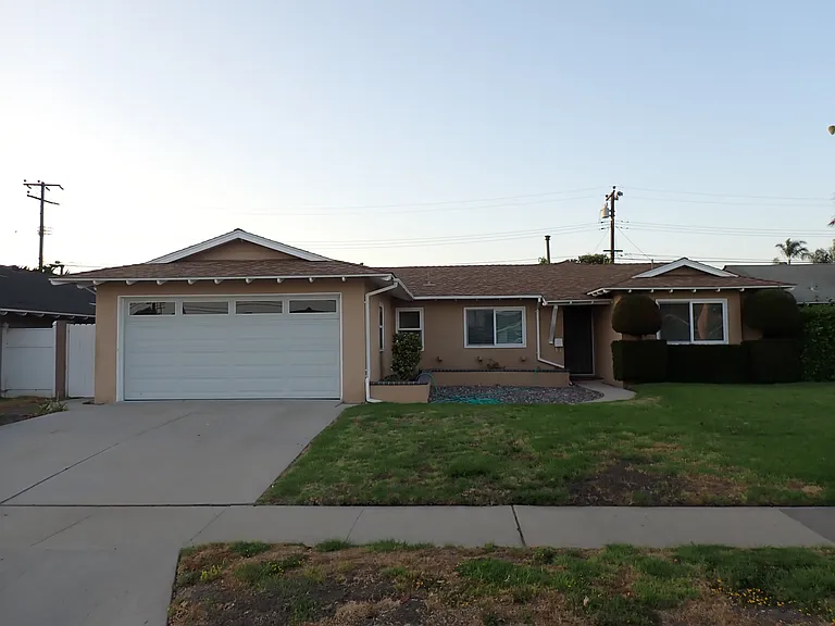 5071 Sisson Dr — Photo 2