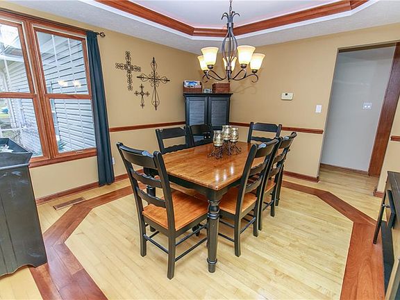 5th image of 4747 Forest Grove Dr