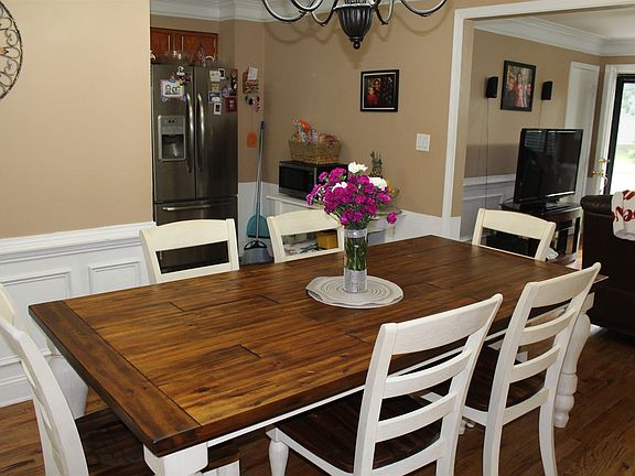 4th image of 2908 Eastbrooke Dr