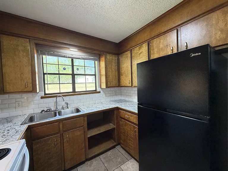 1105 Carroll Ave #B — Photo 9
