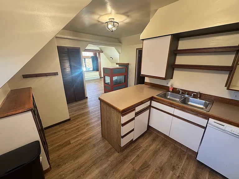 182 S Jefferson Ave — Photo 9