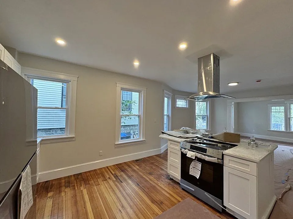 47 Curtis Ave #1