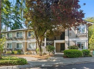 11313 NE 128th St APT E204, Kirkland, WA 98034