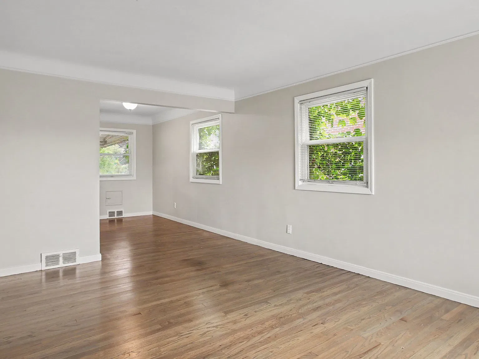 2 bed, 912 sqft, $1,450 — Photo 1