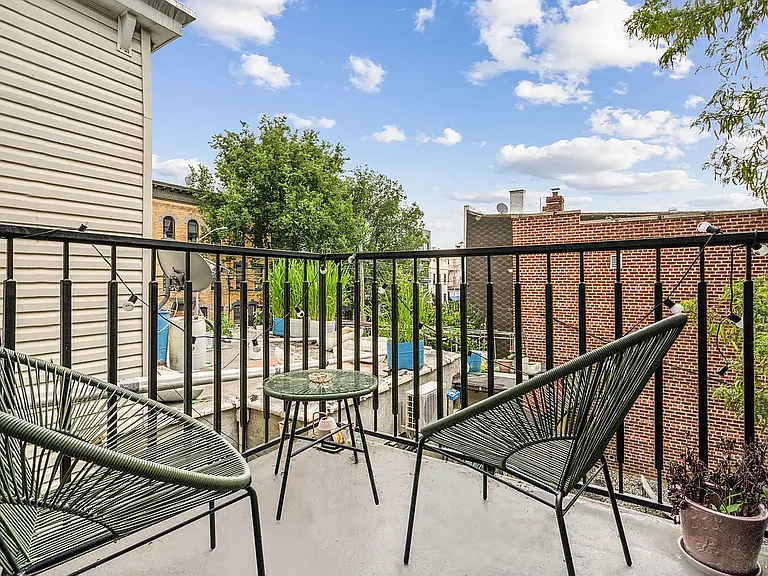 664 Onderdonk Ave #2R — Photo 8