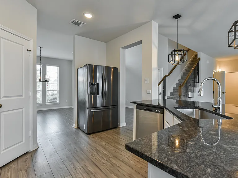6306 Golden Gate Dr — Photo 23