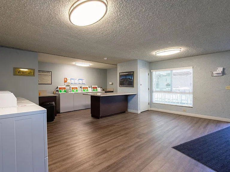Mosaic at Western Apartments Homes — Photo 33