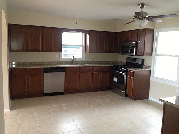 5th image of 1238 E 166th St