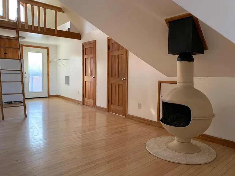 692 N Wall St #B — Photo 13