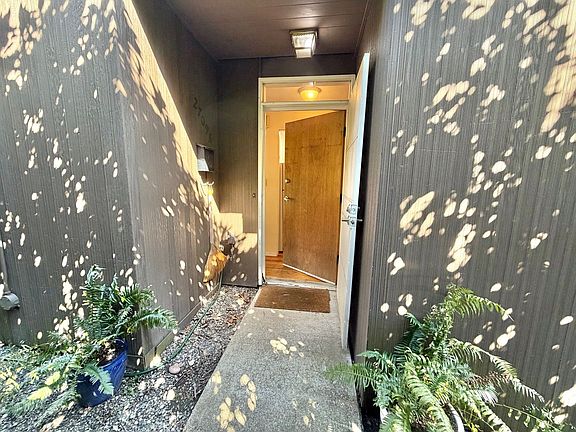 2nd image of 2711 4th Ave N #2709-1/2