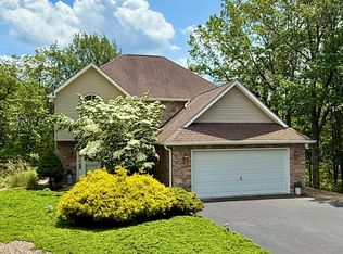 8 Glen Abbey Rd, Hazle Township, PA 18202