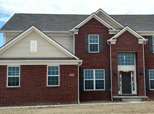 22726 Rachel Dr, Lyon Township, MI 48178