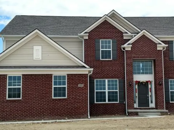 22726 Rachel Dr, Lyon Township, MI 48178