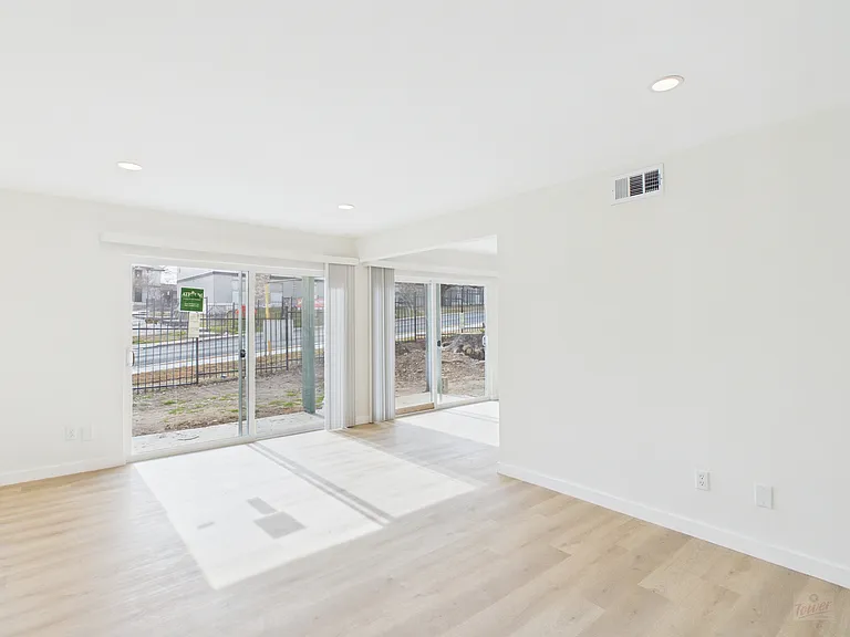 2124 Burton Dr #105 — Photo 10