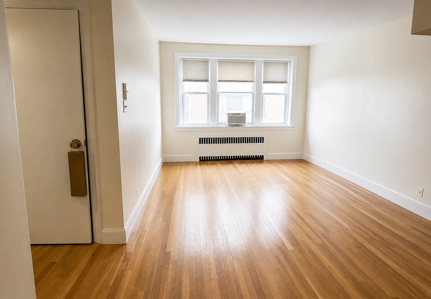 2 bed, 800 sqft, $2,900 — Photo 1