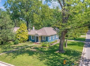 6043 Granada St, Fairway, KS 66205