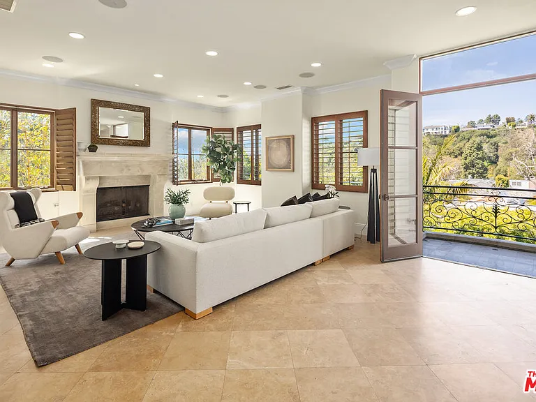 587 Entrada Dr — Photo 13