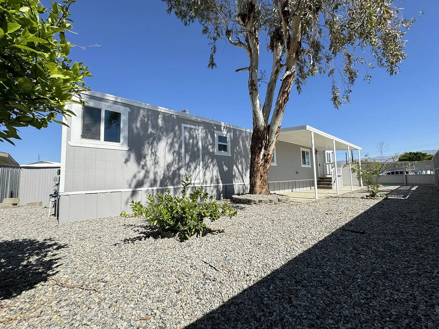 Availble Now 3 Bedroom 1 Bathroom Recently Updated Home In Thousand Palms! — Photo 1
