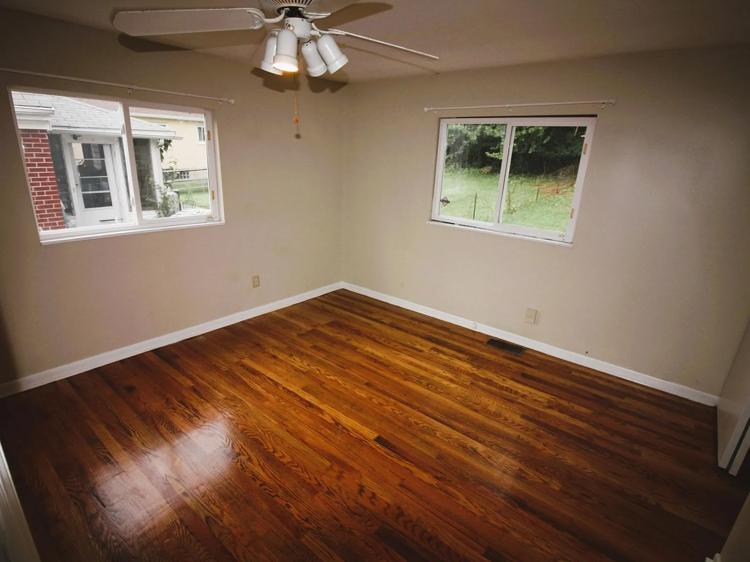 4 bed, 1.5 bath, 1165 sqft, $1,675 — Photo 2