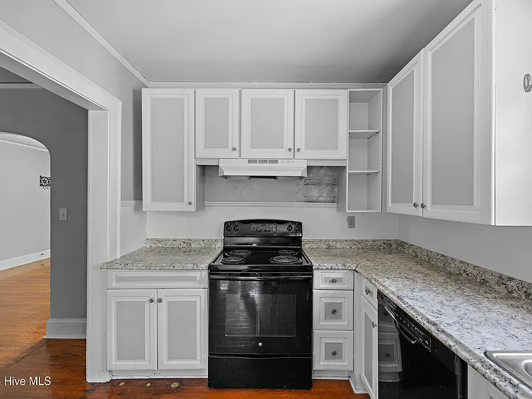 2137 Jackson St — Photo 13