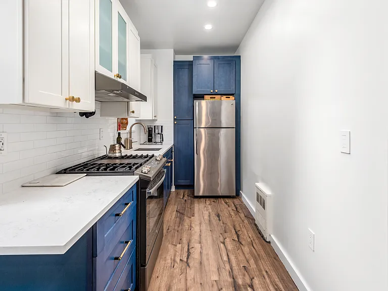 223 E 3rd St #1A — Photo 7