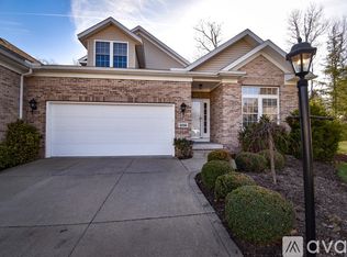 4216 Meadowcreek Ln, Akron, OH 44321