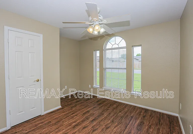 621 Bliss Cir — Photo 27
