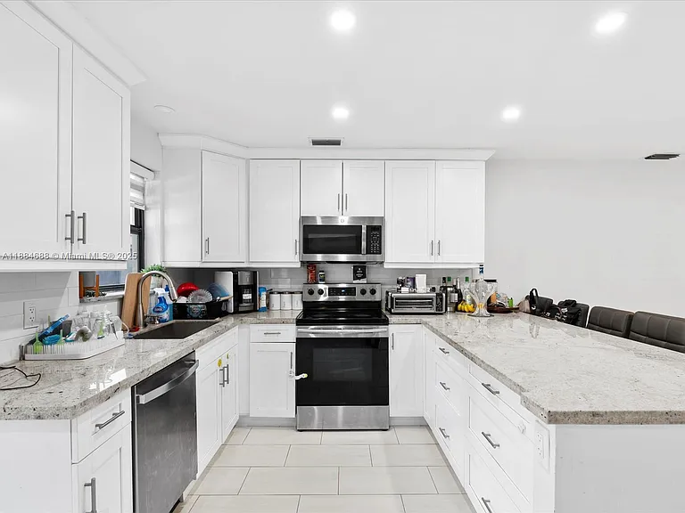 3400 Emerald Oaks Dr — Photo 6