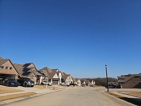 4th image of 302 Nathan Dr