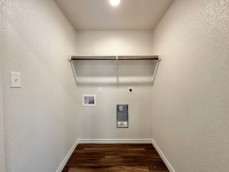 213 Dolphin Dr — Photo 16