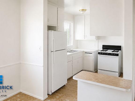 4th image of 6929 Whitsett Ave #5