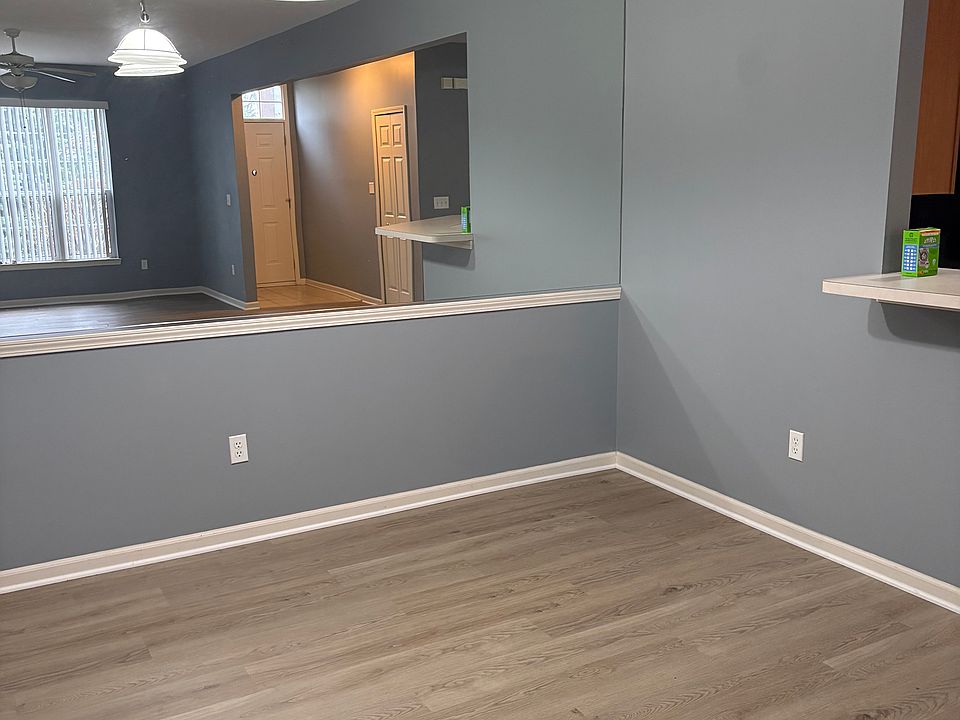1st image of 26104 Chesapeake Cir